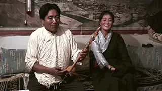 Tibetan folk music filmed in McLeod Ganj